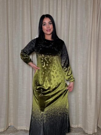 Robe d'hĂŽtesse en velours